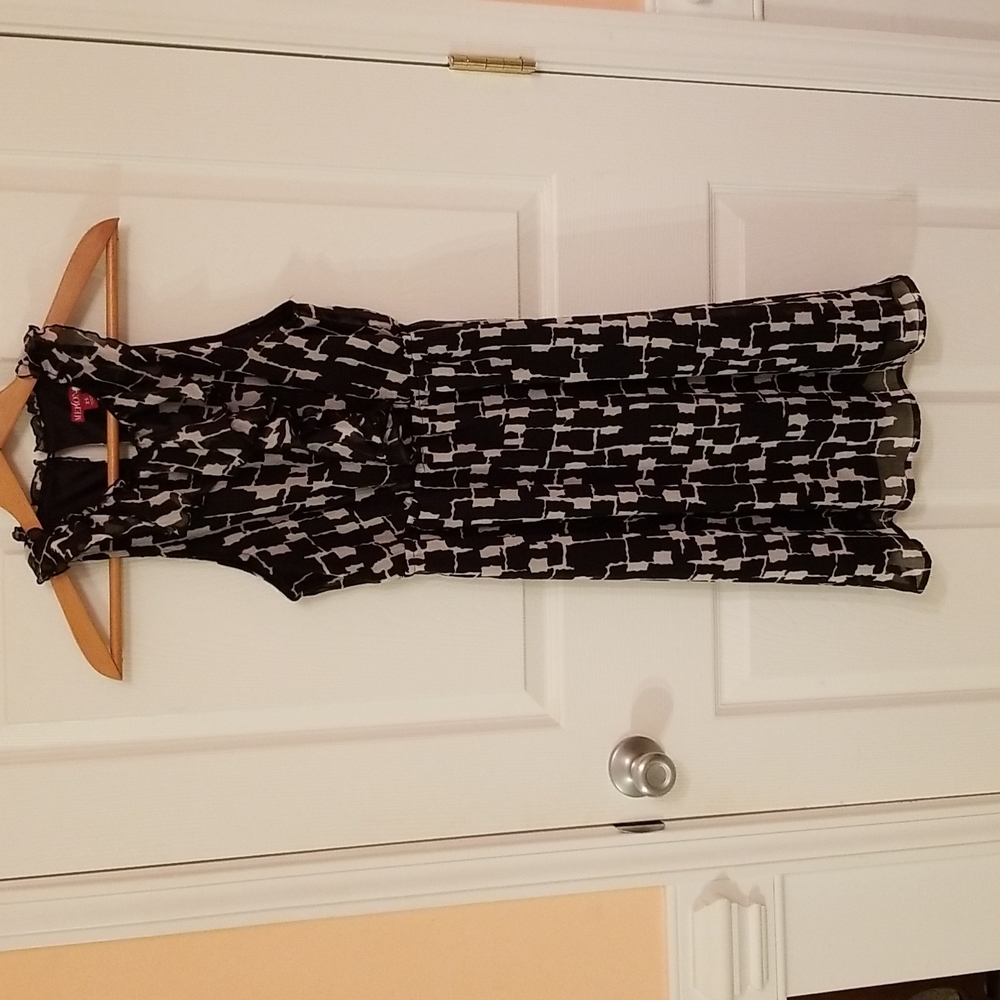 Sleeveless dress